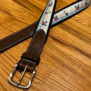 Vineyard Vines Men’s Belt | Sz 34 | Ice Hockey themed | Beautiful, near new codn